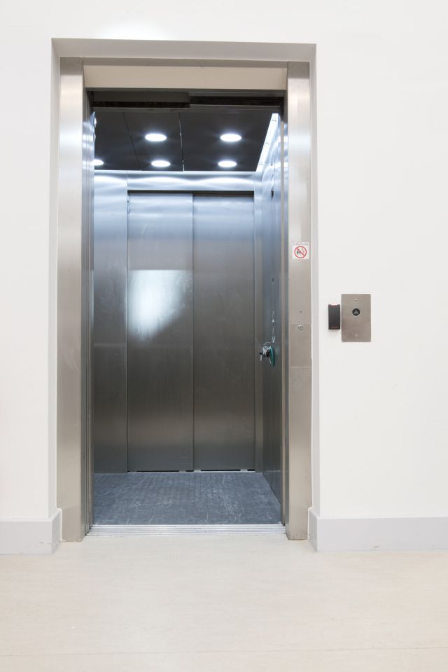 5 Maxilift MRLi passenger lifts bring access to 2 BSF senior schools in Broadstairs, Kent.