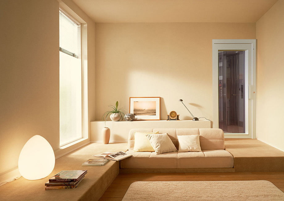 Midilift CL provides stylish access in a modern home.