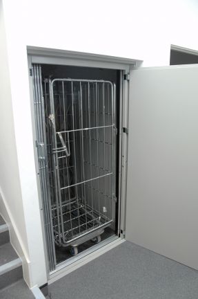 Trolley service lifts