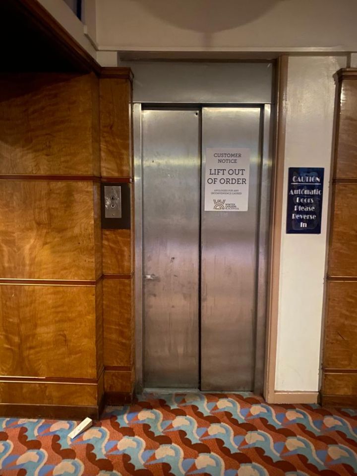 The existing lift dated back to the 1950s and in looks did not quite match up to the richness of its surroundings.