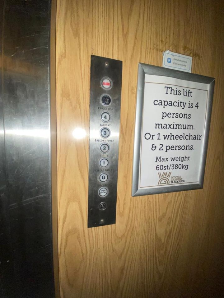 The existing lift dated back to the 1950s and in looks did not quite match up to the richness of its surroundings.