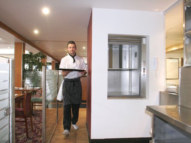 Microlift dumbwaiter