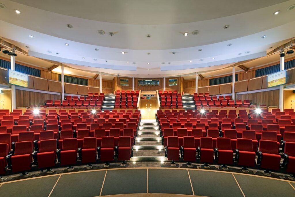 Francis Crick Auditorium. Image courtesy of Hinxton Hall Conference Centre/Genome Research Limited.