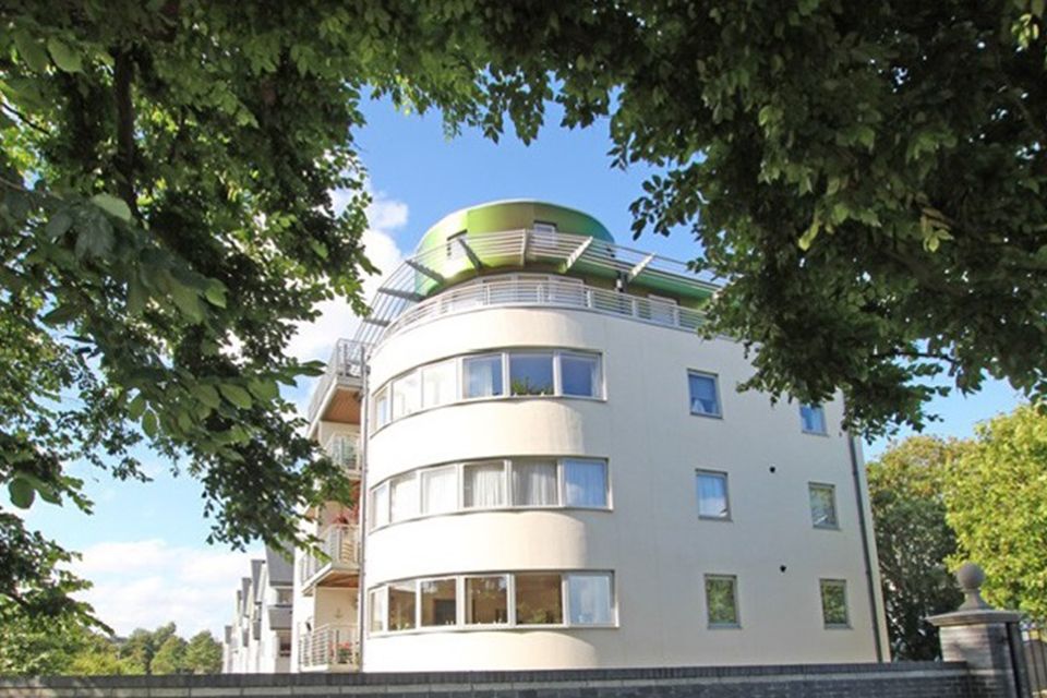 Wisley House apartments – five floors opened up to people of all mobilities by a Stannah passenger lift.