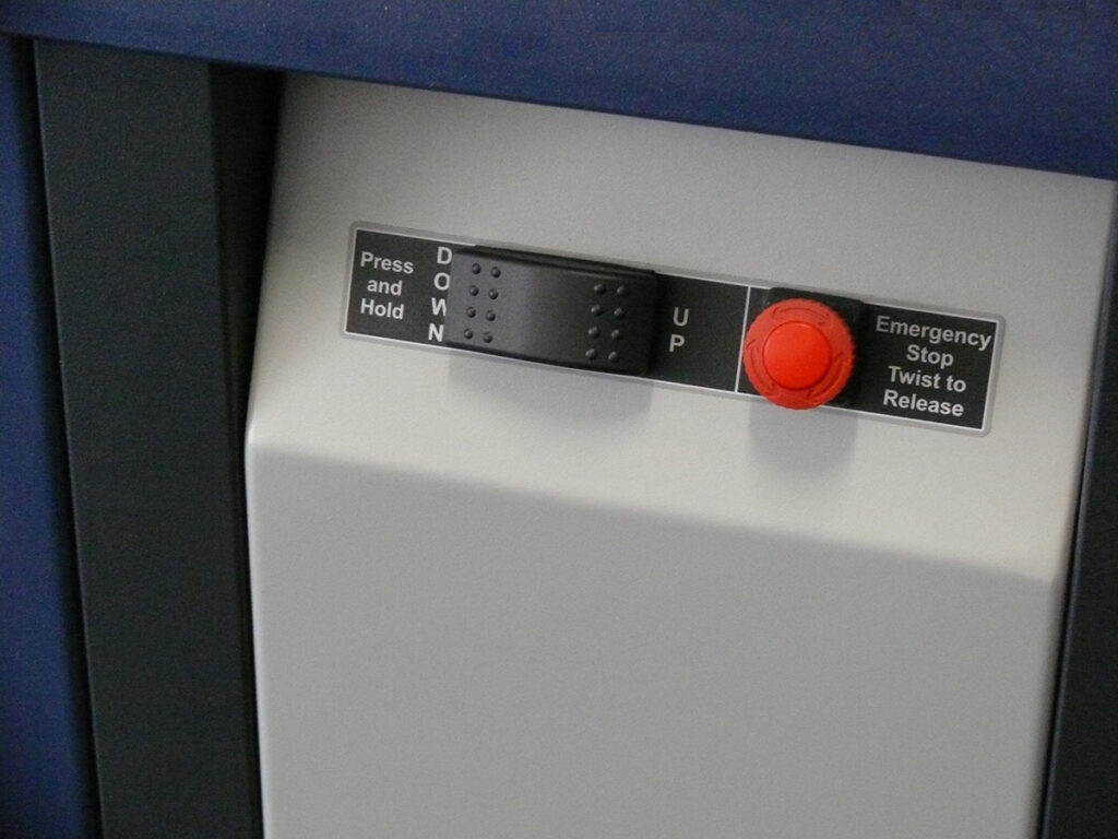 Rocker controls on platform of Lowriser 2.