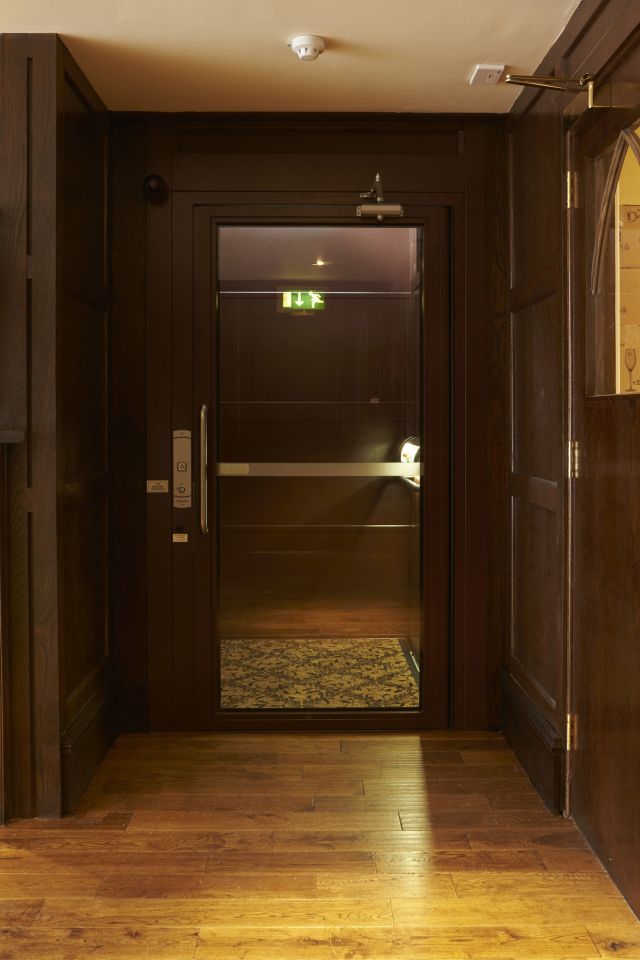 Stannah Midilift SL in Crossbasket Castle