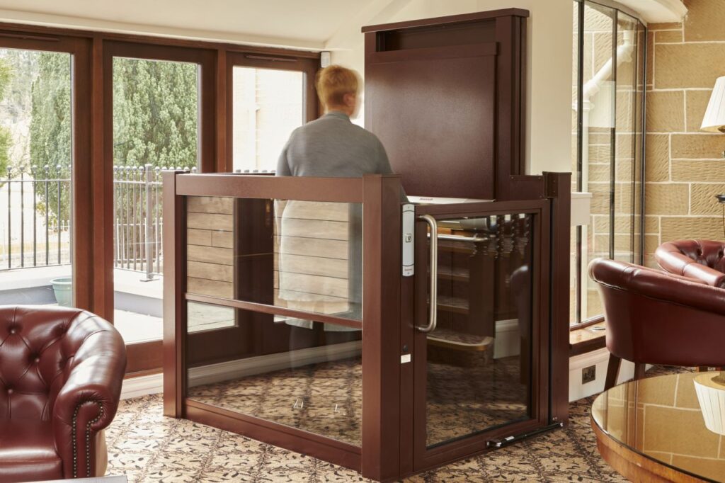 Stannah Midilift SL in Crossbasket Castle