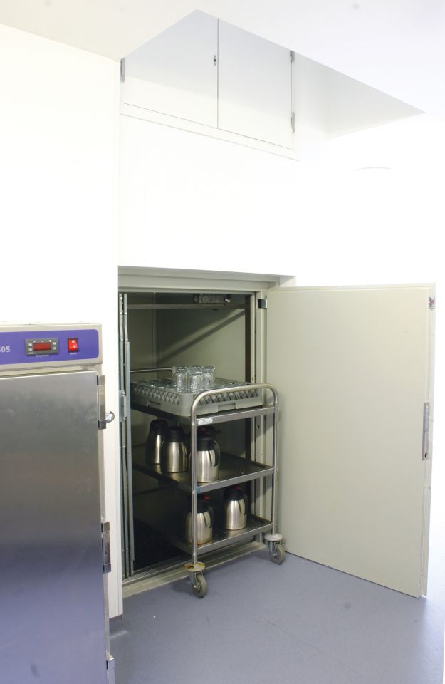 The Stannah Trolleylift's 250kg capacity makes light work of the movement of food and goods.